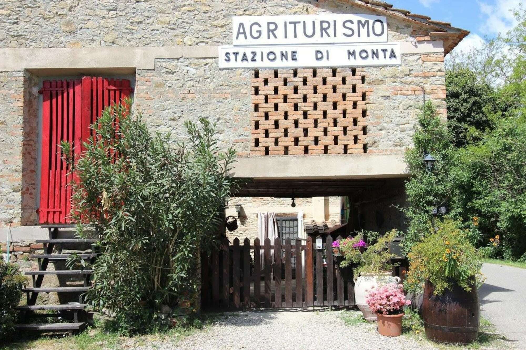 비키오 Agriturismo Stazione Di Monta 빌라 외부 사진