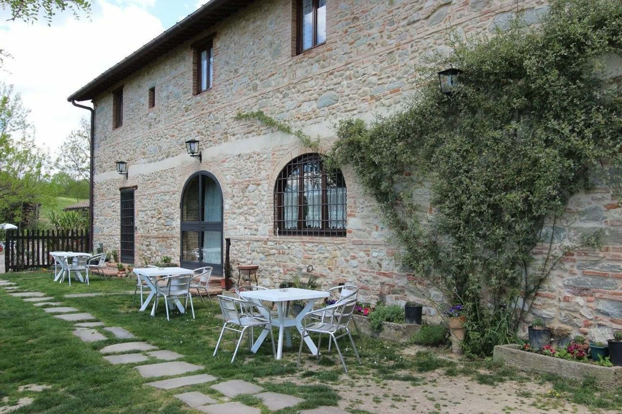 비키오 Agriturismo Stazione Di Monta 빌라 외부 사진